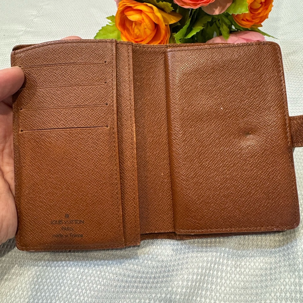 Authentic Louis Vuitton kisslock wallet - Picture 10 of 11